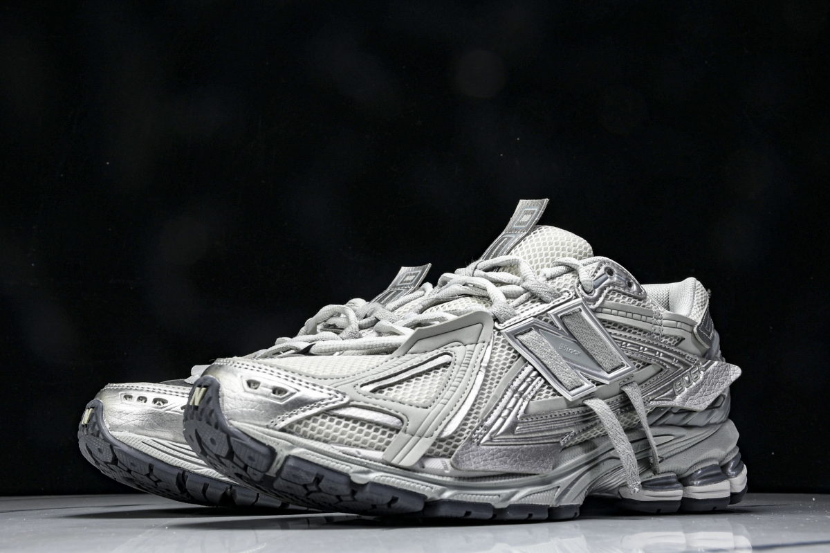 New Balance 1906A Concrete Silver Metallic